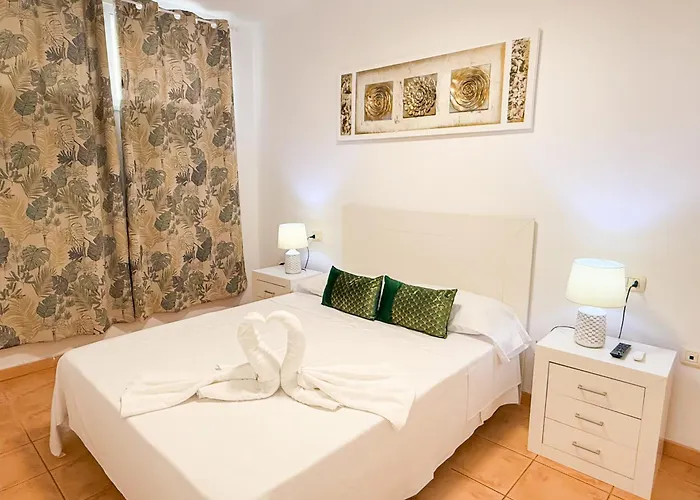 Sky Rock Апартаменти Адехе