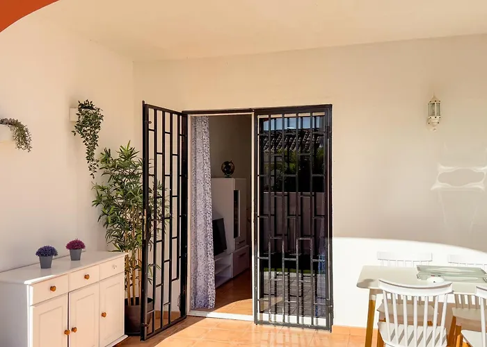 Sky Rock Апартаменти Адехе